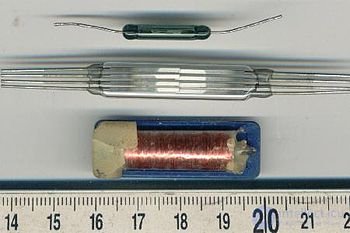 Reed switch  Principle of operation. Views