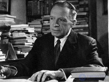 The Life and Work of Outstanding Scientists: A Typical Portrait of a Scholar
