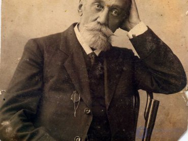 The Life and Work of Outstanding Scientists: A Typical Portrait of a Scholar
