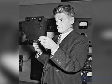 The Life and Work of Outstanding Scientists: A Typical Portrait of a Scholar