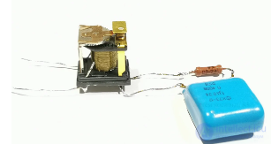 Applications of Capacitors: RC Networks, Coupling and Decoupling, Smoothing, Snubber, Phase-Shifting, Run and Start, X and Y Capacitors