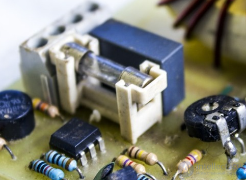 Fuses: Types, Operating Principle, and Characteristics