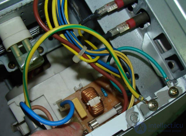 Microwave Oven Repair: Algorithm and Example of Fault Finding